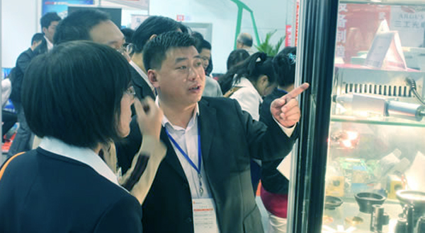 快速反应机制 三全热线服务